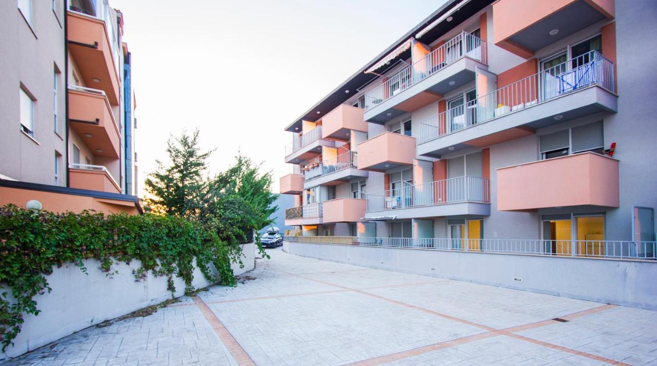 Apartment Luka Спліт Екстер'єр фото
