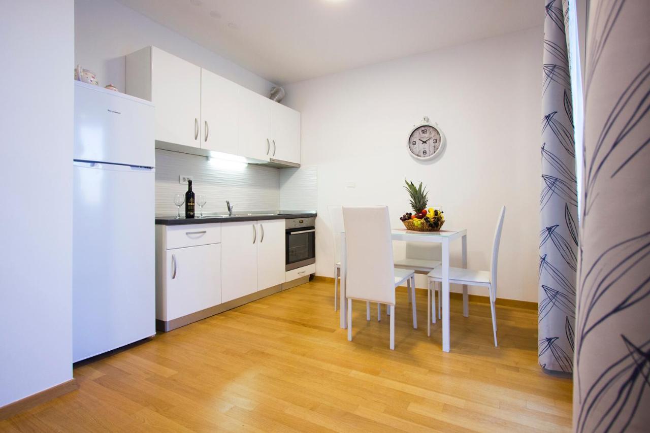 Apartment Luka Спліт Екстер'єр фото