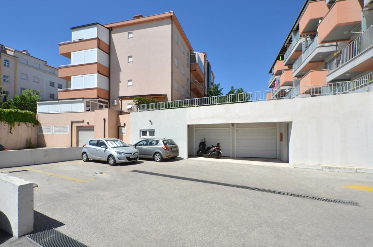 Apartment Luka Спліт Екстер'єр фото