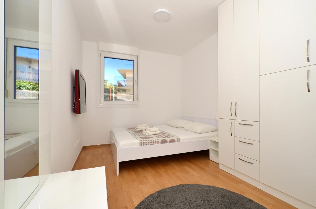 Apartment Luka Спліт Екстер'єр фото