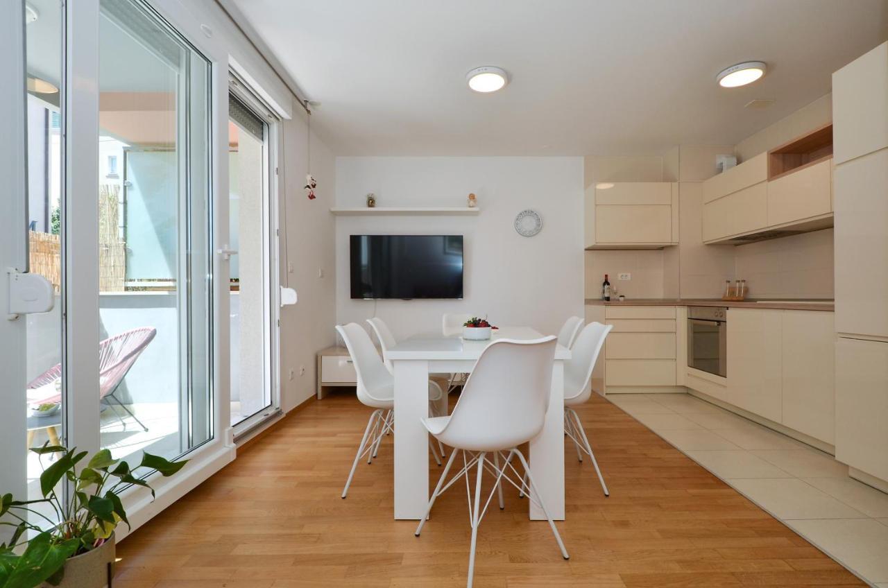 Apartment Luka Спліт Екстер'єр фото
