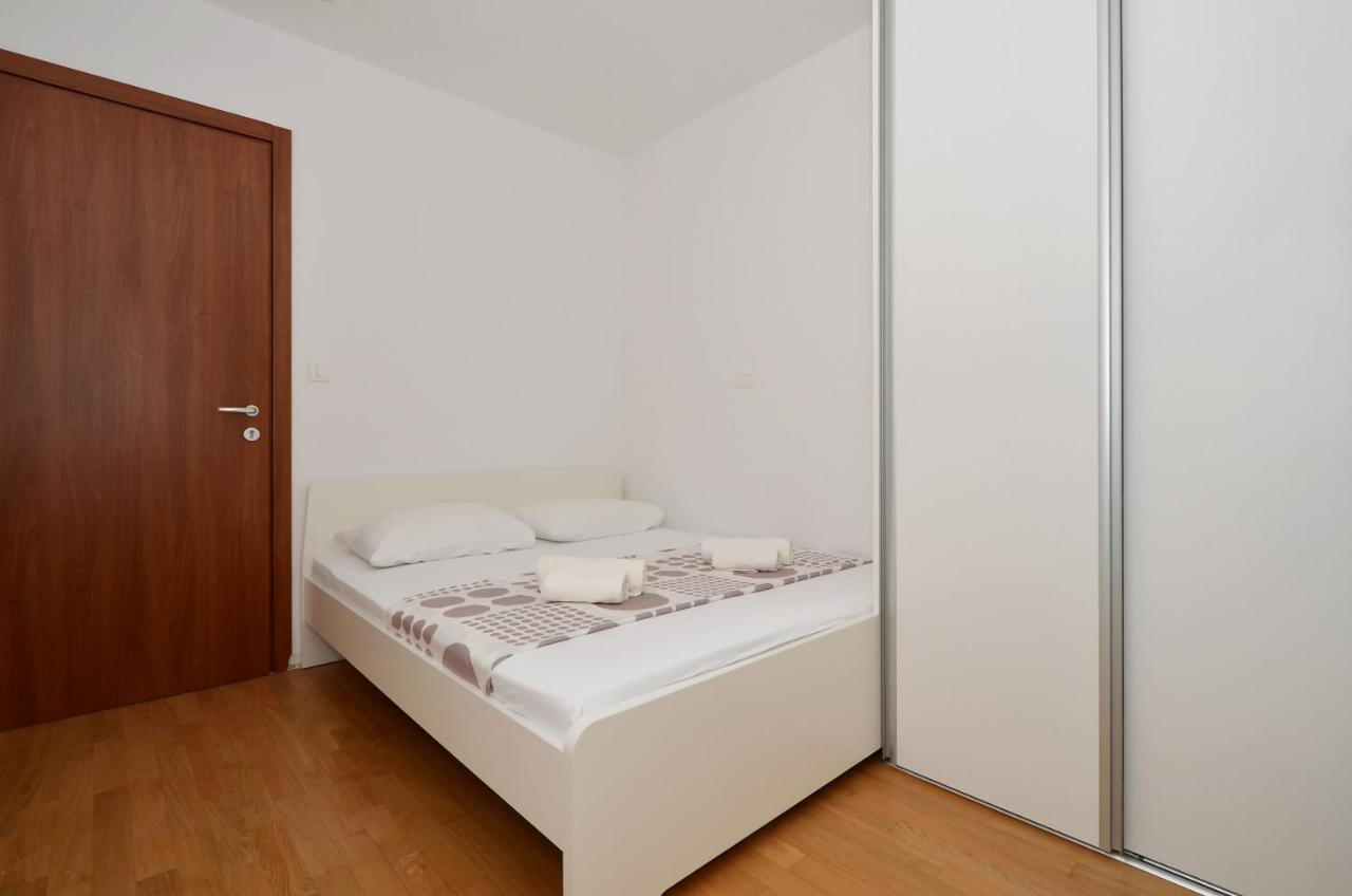 Apartment Luka Спліт Екстер'єр фото
